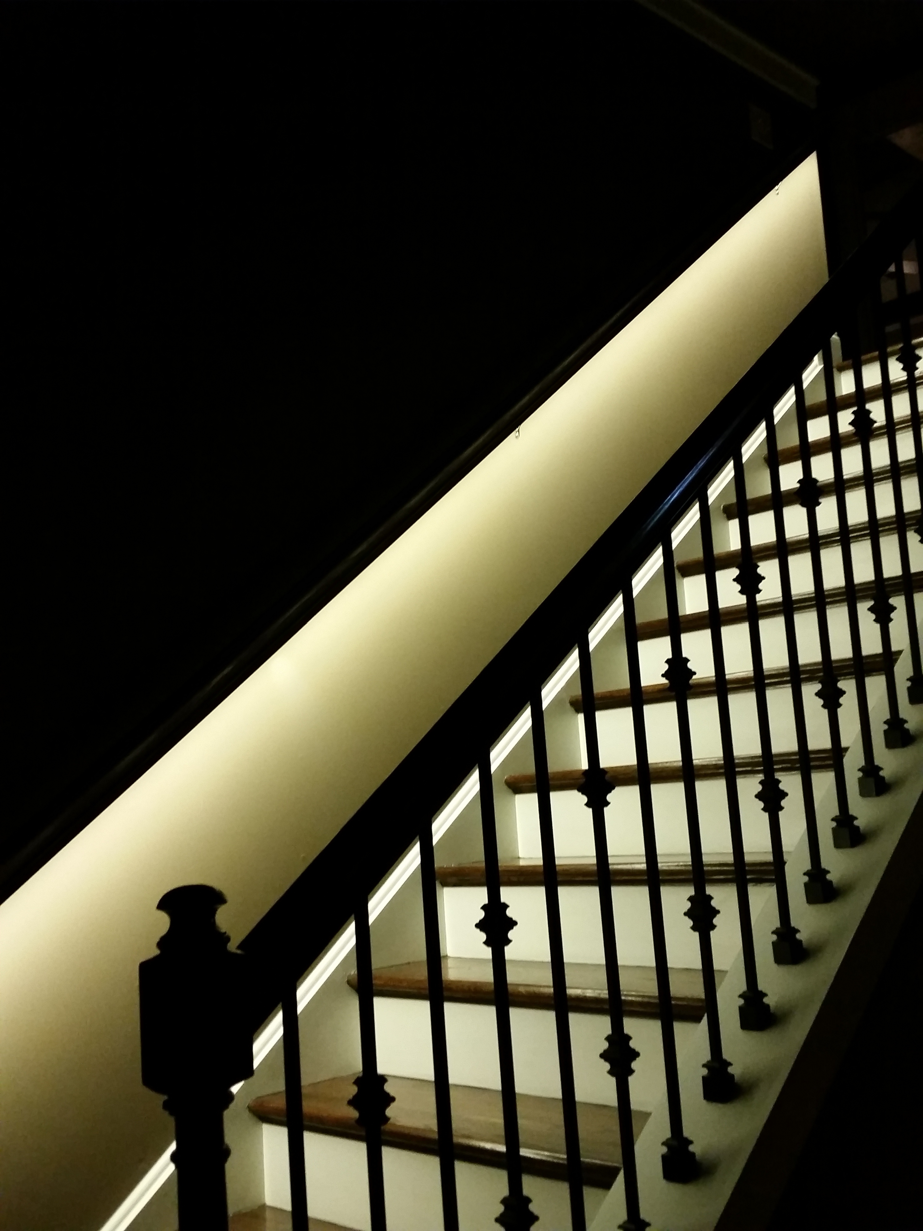 Illustrative example of first light in led strip lights up then fades from Google Search