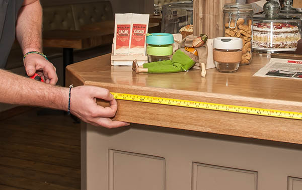 led strip lighting under kitchen cupboards