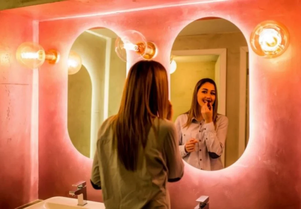 led lights around mirror