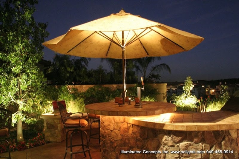 outdoor cafe lighting