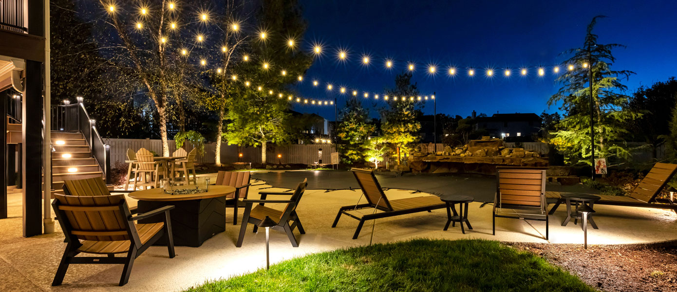 outdoor cafe lighting