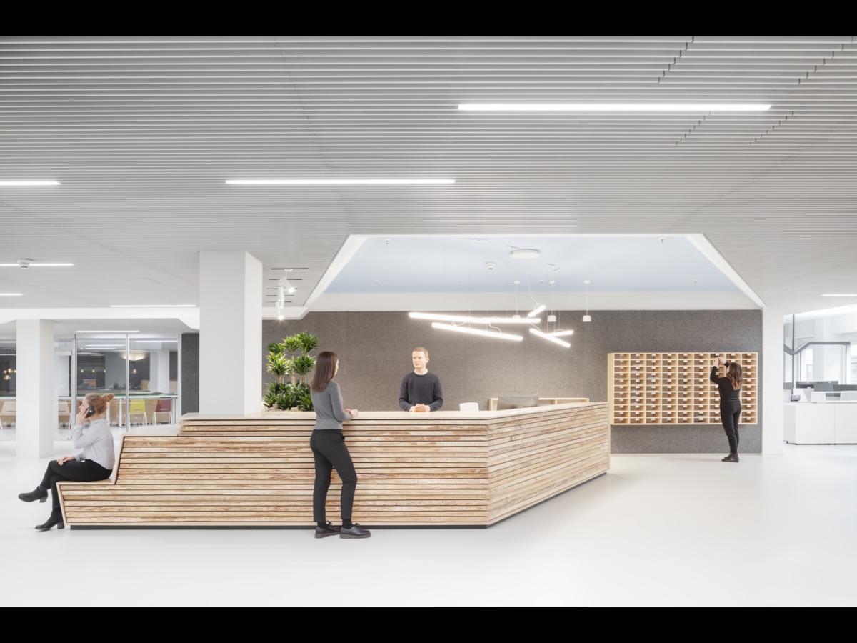 warm living room lighting